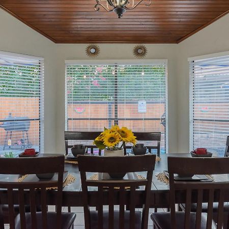Fun 'N Sun Heated Pool & Gameroom By Fiesta Texas San Antonio Bagian luar foto