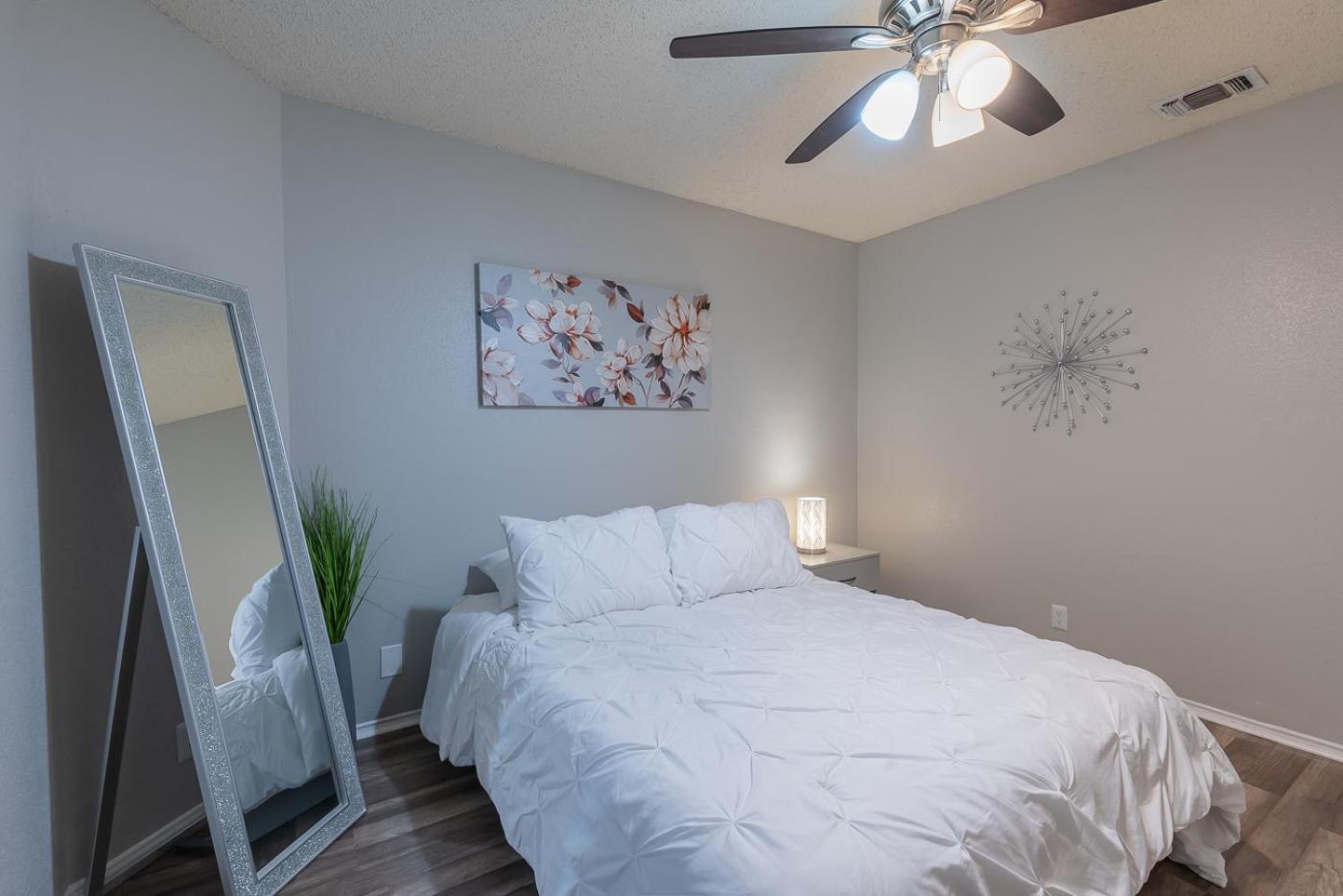 Fun 'N Sun Heated Pool & Gameroom By Fiesta Texas San Antonio Bagian luar foto