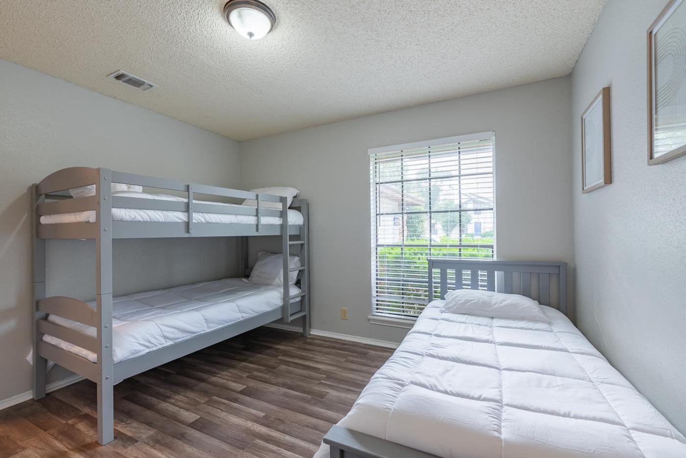 Fun 'N Sun Heated Pool & Gameroom By Fiesta Texas San Antonio Bagian luar foto