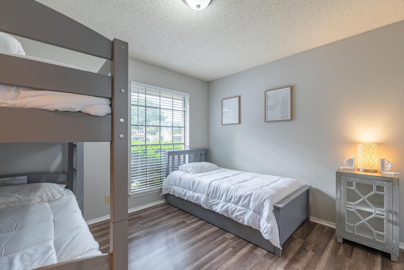 Fun 'N Sun Heated Pool & Gameroom By Fiesta Texas San Antonio Bagian luar foto